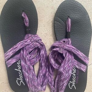 Skechers Yoga Foam Sandals 10 Womens Black Purple Fabric Strap